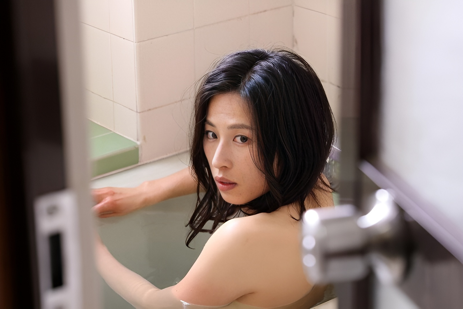 NSFS-205 The Secret of a Slutty Wife and a Hateful Neighbor
