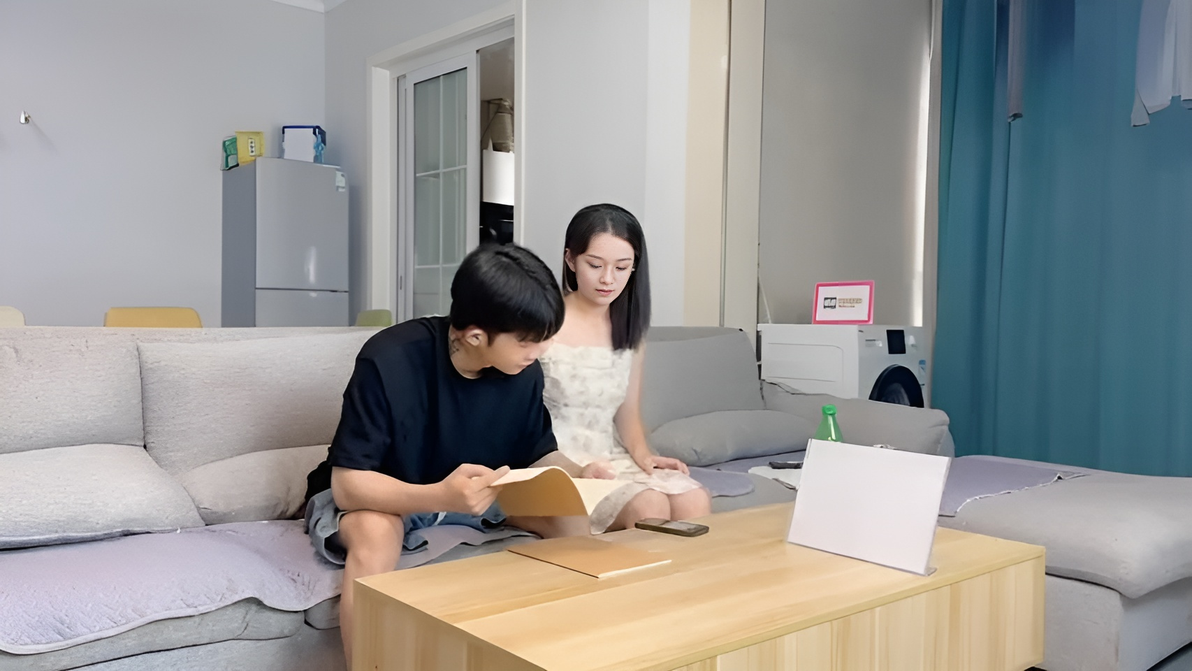 ML-7 Habang nagbabasa ng libro, gustong sipsipin ng aking hipag ang aking titi